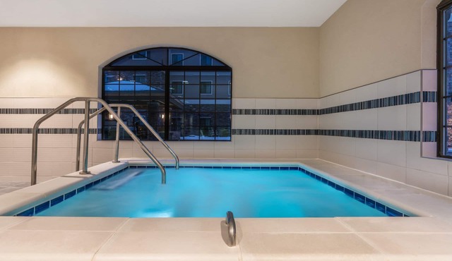Free Breakfast Buffet Included. Pool, Hot Tub, & Gym Access!