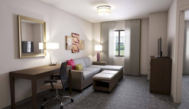 Free Breakfast. Indoor Pool. Great for Groups + Only 5 Miles to Purdue University.