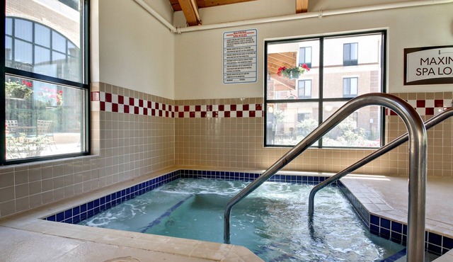 Free Breakfast. Pool. Downtown Location. Great for Business Travelers!