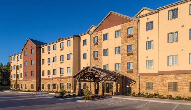 Free Breakfast. Pool. Great for Business Travelers!