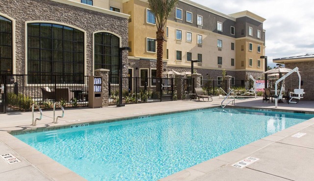 Free Breakfast. Pool & Hot Tub. Gym. Your Next Vacation!
