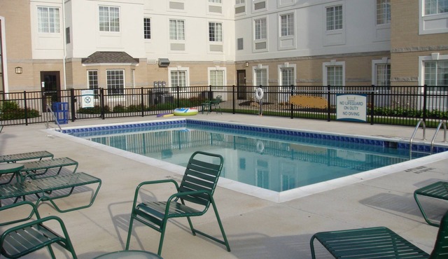 Free Breakfast, Outdoor Pool, Gym. Near Executive Caterers!