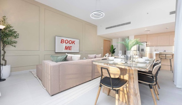 Free housekeeping visits during your stay - StayShort - Peaceful 4-Bedroom, Bright Kitchen Space in Dubai Creek Harbour