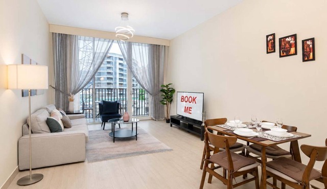 Free housekeeping visits during your stay - StayShort - Al Barsha Sleeps 2 with Swimming Pool!