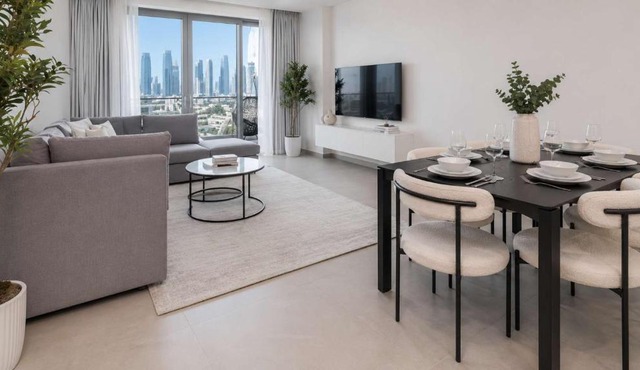 Free housekeeping visits during your stay - StayShort - Luxury 3BR Canal Front Apartment in a Prime Setting