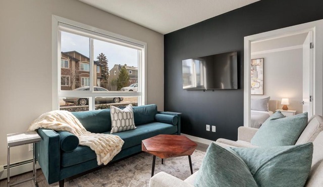 Free Parking, Close to Downtown, Pet Friendly