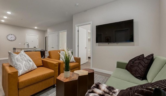 Free Parking, Pet Friendly, Close to DT