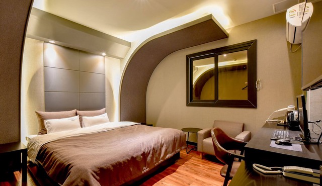 French Code Hotel