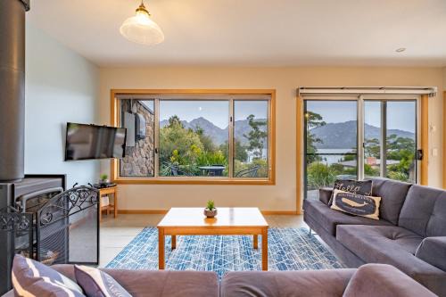 Freycinet Stone Studio 5 - Greystone