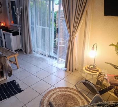 Freyja's Place - Private cottage sleeps 2 perfect for work or play