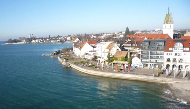 Friedrichshafen Old Town - Generously furnished apartment on the lake (95 sqm)