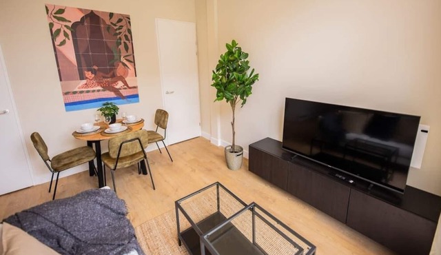 Friendly 2 Bed Serviced Apartment 54m2 -MST40F-