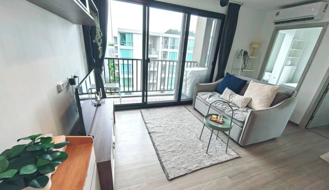 Friendly 2BR in Phuket Central with pool & gym
