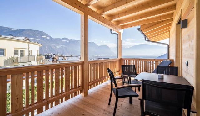 Friendly Apartment "Lärche im Nockerhof" with Mountain View, Wi-Fi & Terrace