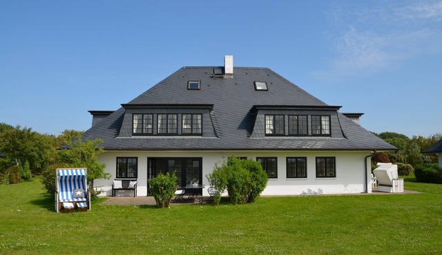 Friendly first floor apartment in Archsum with stunning views