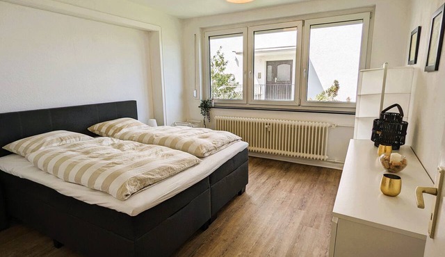 Frisch Sanierte Wohnung mit 2 Schlafzimmer, Balkon und Fernblick!