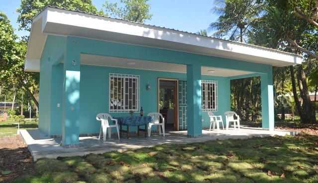 Frith Estate Beachfront Cabin Surfer's Dream!