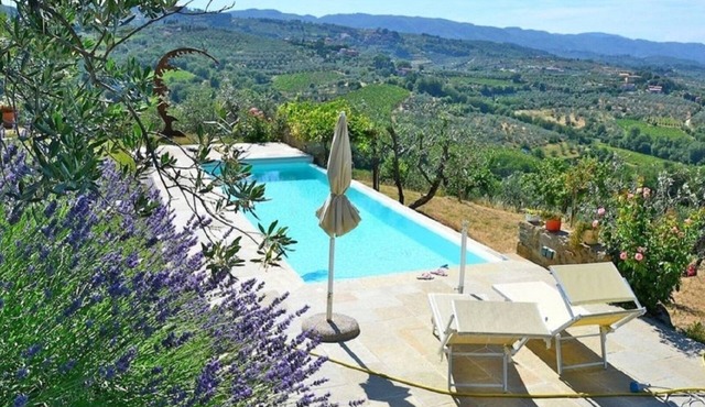 From this area you can easily reach Florence, Arezzo, Siena, Chianti