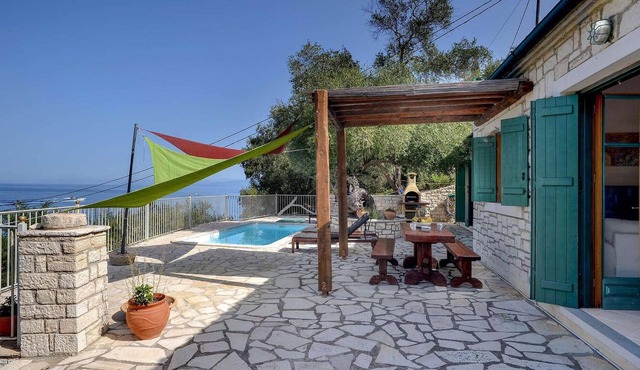 From its elevated position directly above Levrecchio beach, this wonderfully light and airy villa en