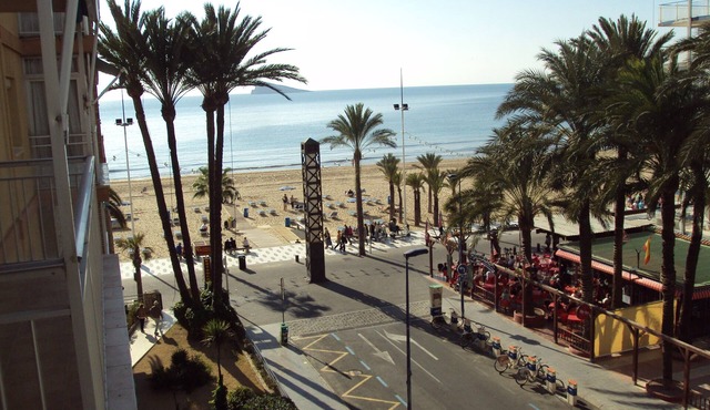 Front Line 4th floor La Goleta Apt Overlooking Benidorm Island And Levante Beach