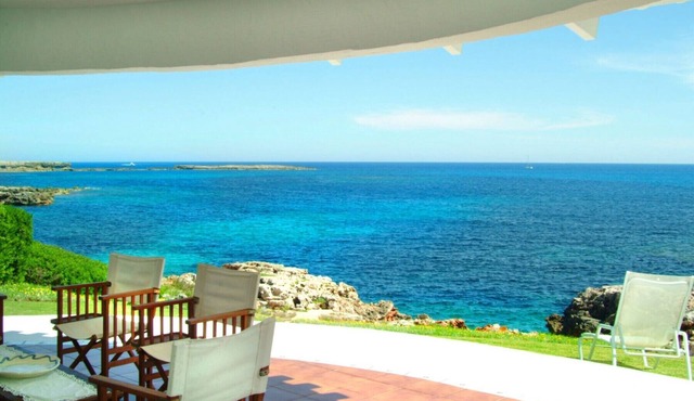 Front-line villa with free WiFi