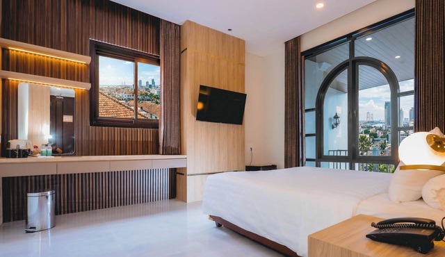 Front One Hotel Mesir Surabaya