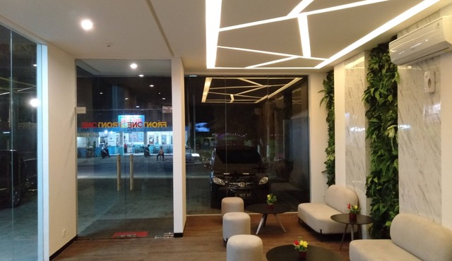 Front One Inn Kediri