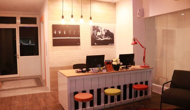 Front One Inn Semarang