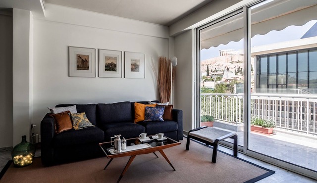 Front-row Parthenon view, Acropolis Museum - Peripatos apartment