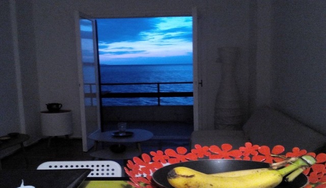 FRONTBEACH APARTMENT-180° SEAVIEW