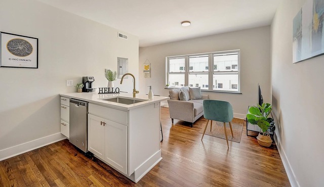 Frontdesk | 1 BR Apt near Zoo & Botanical Gardens