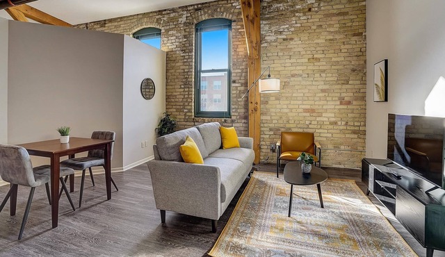 Frontdesk | 2 BR Studio Apt by Mill City Museum