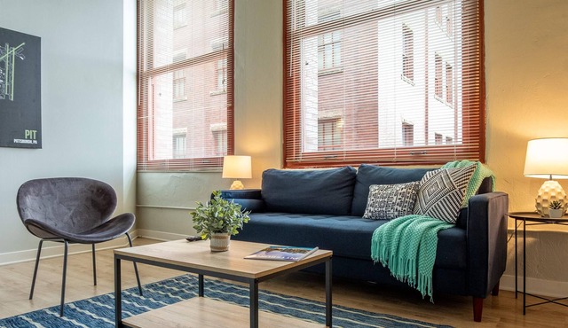 Frontdesk | Bright and Open 2 BR Apt