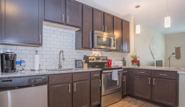 Frontdesk | Designer + Chic Studio Apt w/ Parking