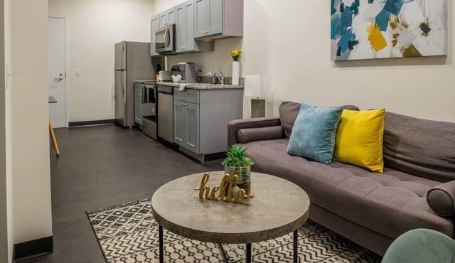 Frontdesk | Modern Studio Apt near Dining