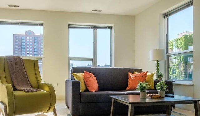 Frontdesk | Relaxing 1BR Apt in East Town