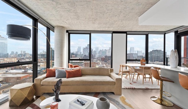 Fulbrix Bright Designer Apartments with West Loop Views