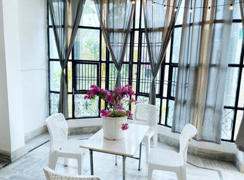 Full AC 2BHK with Kitchen near Temple