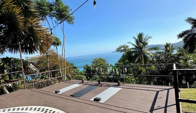 Full accommodation with swimming pool and ocean view