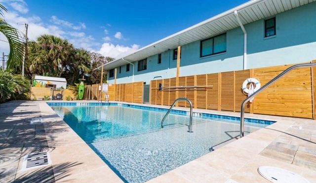 Full complex, 8 Separate 2 bedroom 1 bath units