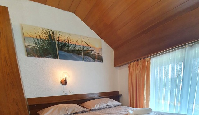 Full equeped guest house 10 rooms*** ensuite, kitchen, free parking garden ..