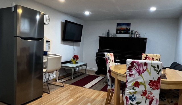Full Furnished Freshly renovated cozy basement 5 minutes to Upper Canada Mall