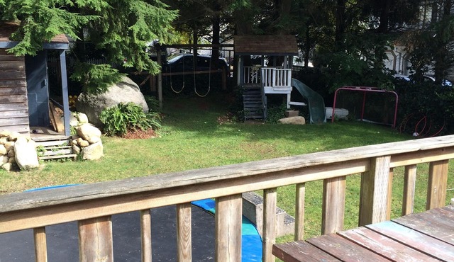 Full House steps from Mount Seymour Provincial Park and minutes to Deep Cove