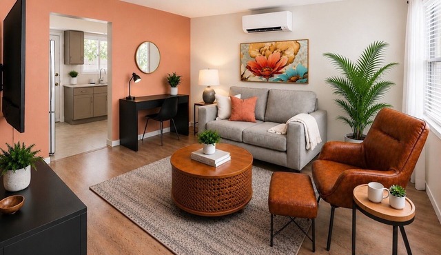 Full kitchen - Cozy 2 BR with King bed - Hospital & Hanford super close.