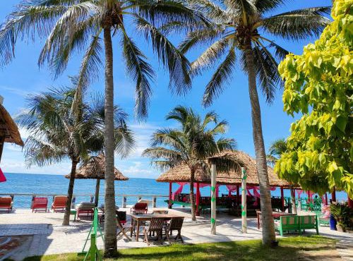Full Moon Beach Resort