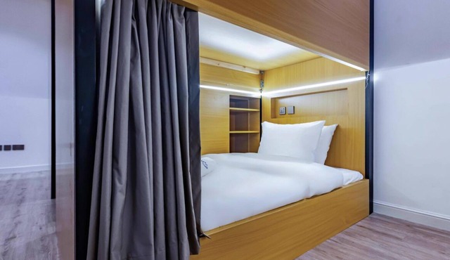 Full Moon Capsule Beds at Sunset Beach (Mixed)