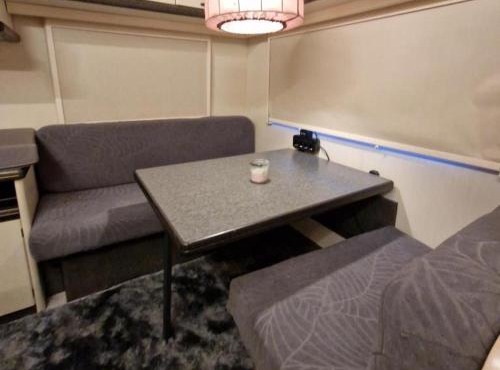 Full Service Caravan 1