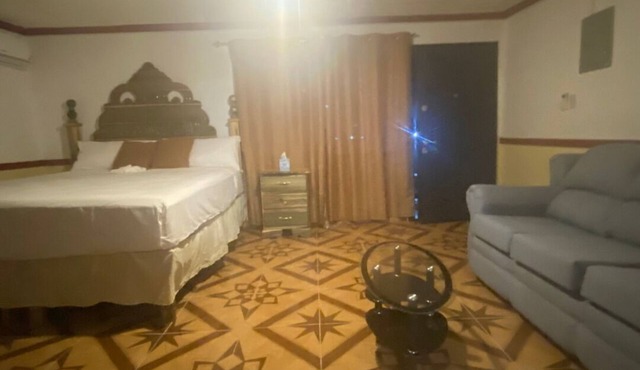 Full Studio apartment thats is located near the heart of Jamaica!