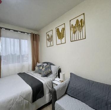 Fullerton Suites