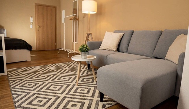 FullHouse | Halle | T28 Deer Apt.